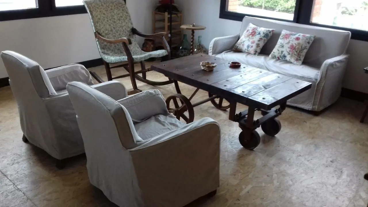 Country house Mas De Les Canyes Guest House Vilamalla