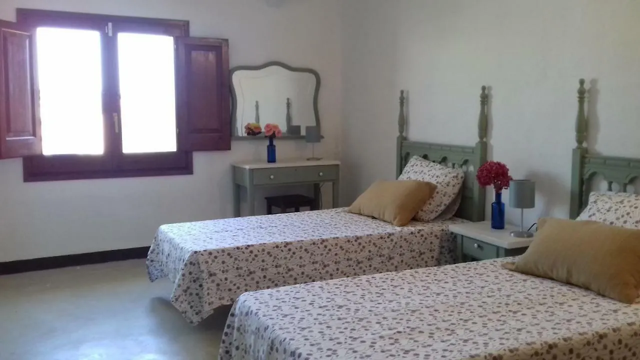 Mas De Les Canyes Guest House Vilamalla