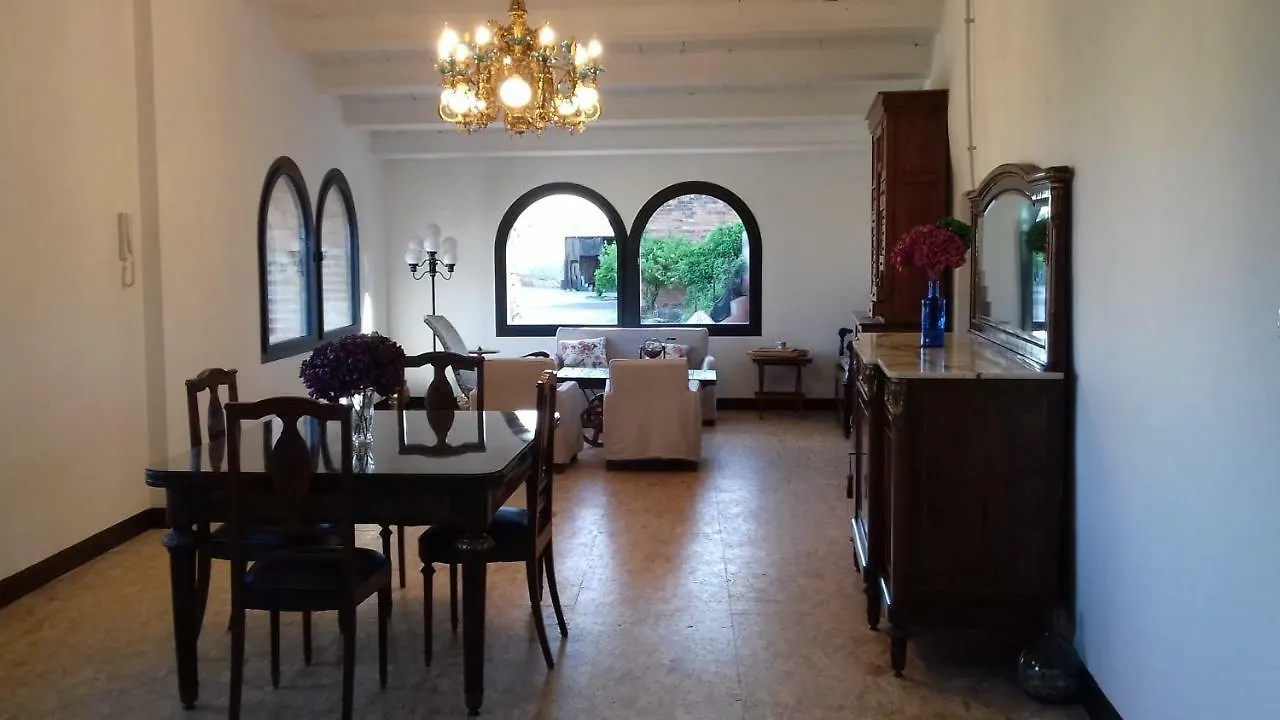 Mas De Les Canyes Guest House Vilamalla